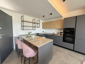 Fridge, microwave, oven, stovetop