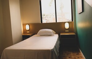 Standard Single Room, City View | Free WiFi - Hotel California Blue (Manizales)