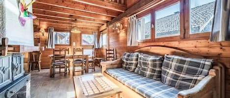 Télévision, table de tennis de table