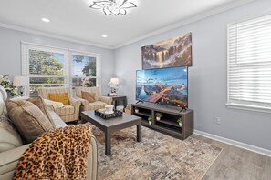 Smart TV, fireplace, offices - Modern Family Gateway 2-connected duplexes by YDSH GuestMind! Guests enjoy full private access, easy self check in, and dedicated parking. (Olathe)