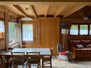 Dining - Chalet “6p Comfort - La Tourmaline” with Mountain View, Private Terrace, and Wi-Fi (Verchaix)