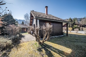 Exterior - Chalet “6p Classique - Les Biches”: Mountain View, Private Terrace & Wi-Fi (Verchaix)