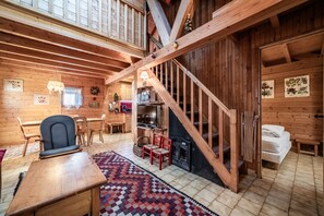 Interior - Chalet “6p Comfort - Les Cerfs”: Mountain View, Private Terrace & Wi-Fi (Verchaix)