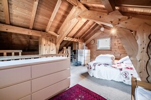 1 bedroom, WiFi - Chalet “6p Classic-Les Ajoncs D'or” with Mountain View, Private Terrace, and Wi-Fi (Verchaix)