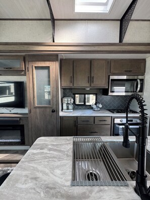 Private kitchen - Cozy 1-bedroom & 3-bedroom loft in fantastic Key Largo with Marina (Key Largo)