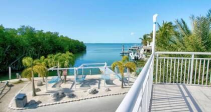 Cozy 1-bedroom & 3-bedroom loft in fantastic Key Largo with Marina