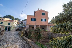 Exterior - Rovenska House / Antony A2 (Veli Lošinj)