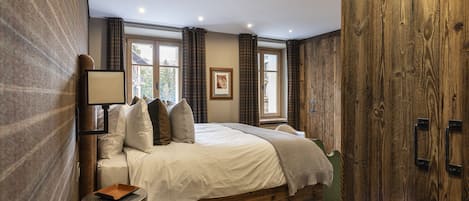 4 bedrooms, desk, free WiFi, bed sheets