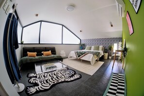 3 bedrooms, desk, iron/ironing board, WiFi