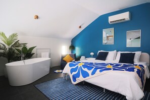3 bedrooms, desk, iron/ironing board, WiFi