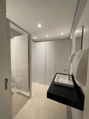 Bathroom - Social Hostel (Curitiba)