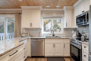 Fridge, microwave, oven, dishwasher - Ocean Glen 12, Almost Oceanfront 3BR 2.5BA Condo at Pine Knoll Shores! (Pine Knoll Shores)