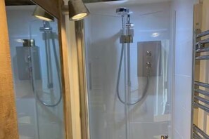 Bathroom - Little Rissington - Pet Ok - Parking - Sleeps 2 (Cheltenham)