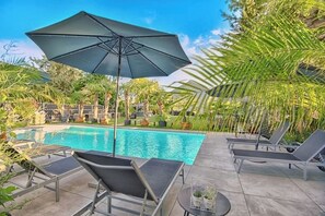 Outdoor pool, a heated pool - Adina vacation apartment (Teltow)