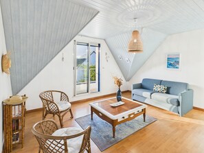 TV - -ODILE- Large house in Cap Coz near the beach (Fouesnant)