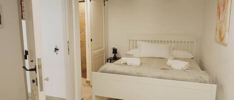 1 makuuhuone, silitysrauta/-lauta, Wi-Fi, vuodevaatteet