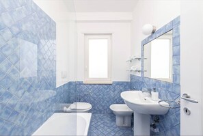 Hair dryer, bidet - Hyacinth- 02 bedroom apartment with balcony (Massa Lubrense)