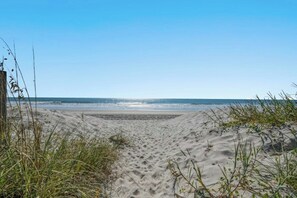 Beach nearby - Ocean Edge 204- Cherry Grove 2BR- Pool (North Myrtle Beach)