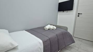 BĂŒgeleisen/BĂŒgelbrett, WLAN, BettwĂ€sche