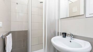 Doccia, asciugacapelli, asciugamani