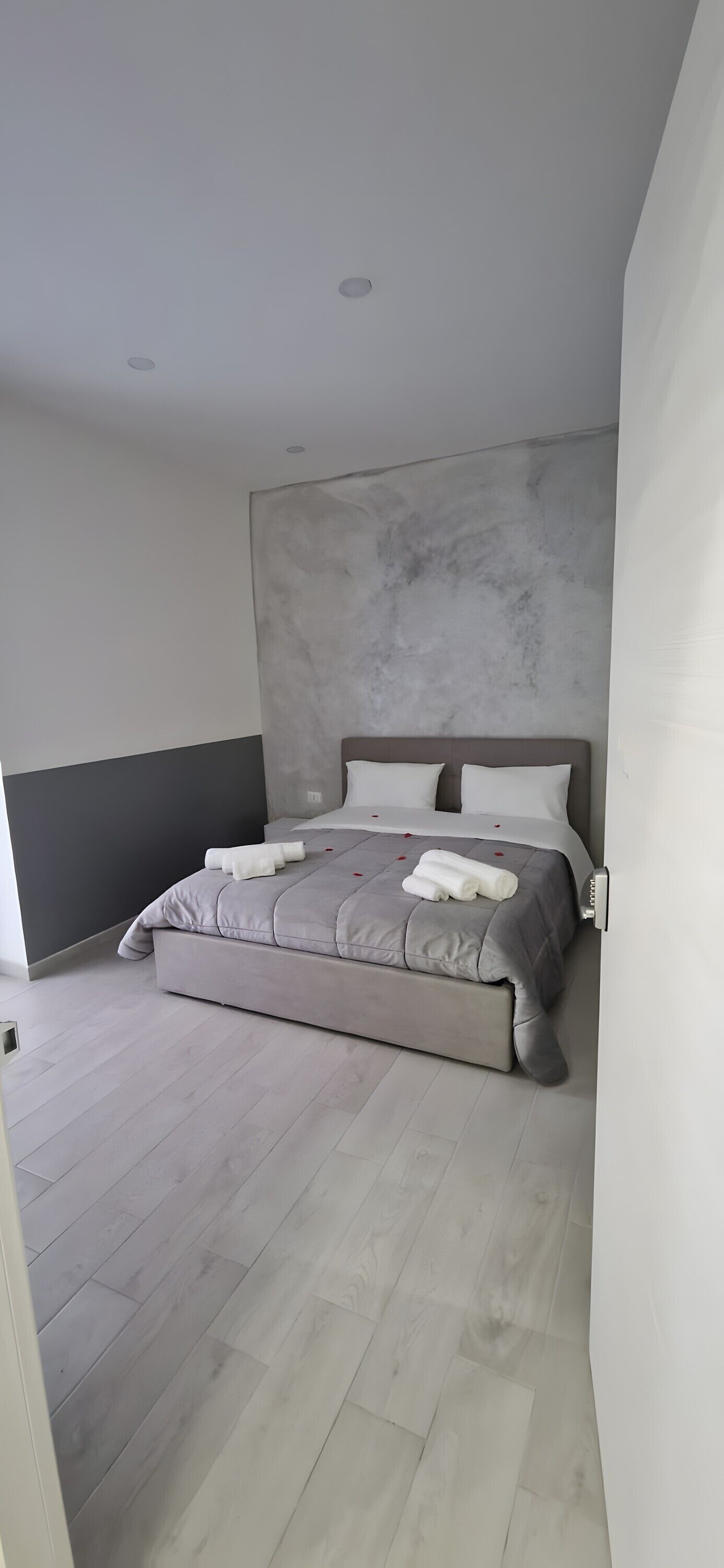 Bügeleisen/Bügelbrett, WLAN, Bettwäsche