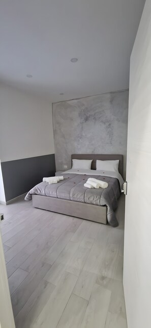 Bügeleisen/Bügelbrett, WLAN, Bettwäsche