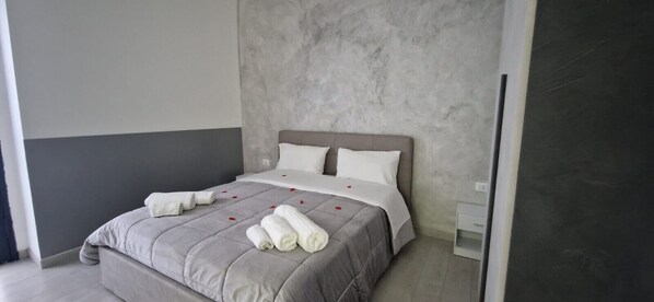 Bügeleisen/Bügelbrett, WLAN, Bettwäsche