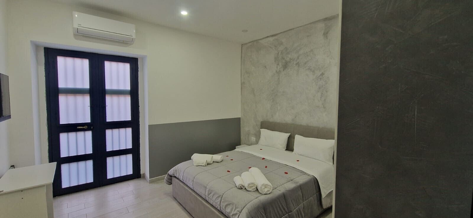 Bügeleisen/Bügelbrett, WLAN, Bettwäsche