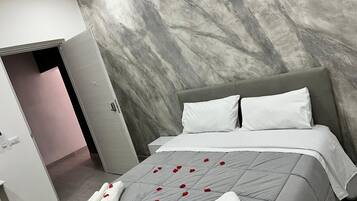 BĂŒgeleisen/BĂŒgelbrett, WLAN, BettwĂ€sche