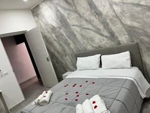 Bügeleisen/Bügelbrett, WLAN, Bettwäsche