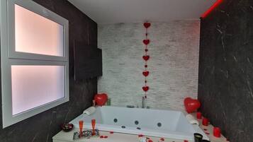 Dusche, Haartrockner, HandtĂŒcher