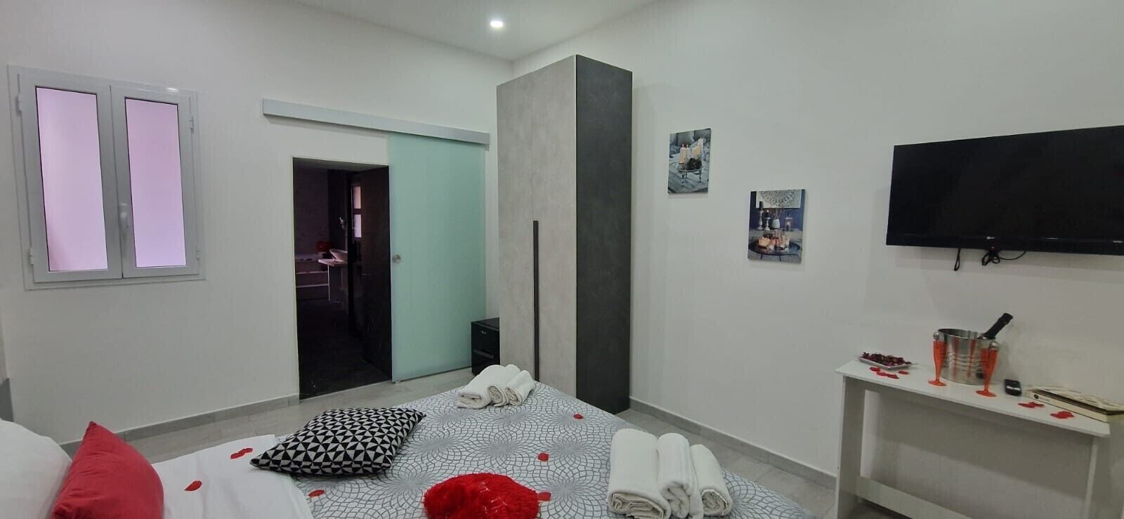 Bügeleisen/Bügelbrett, WLAN, Bettwäsche