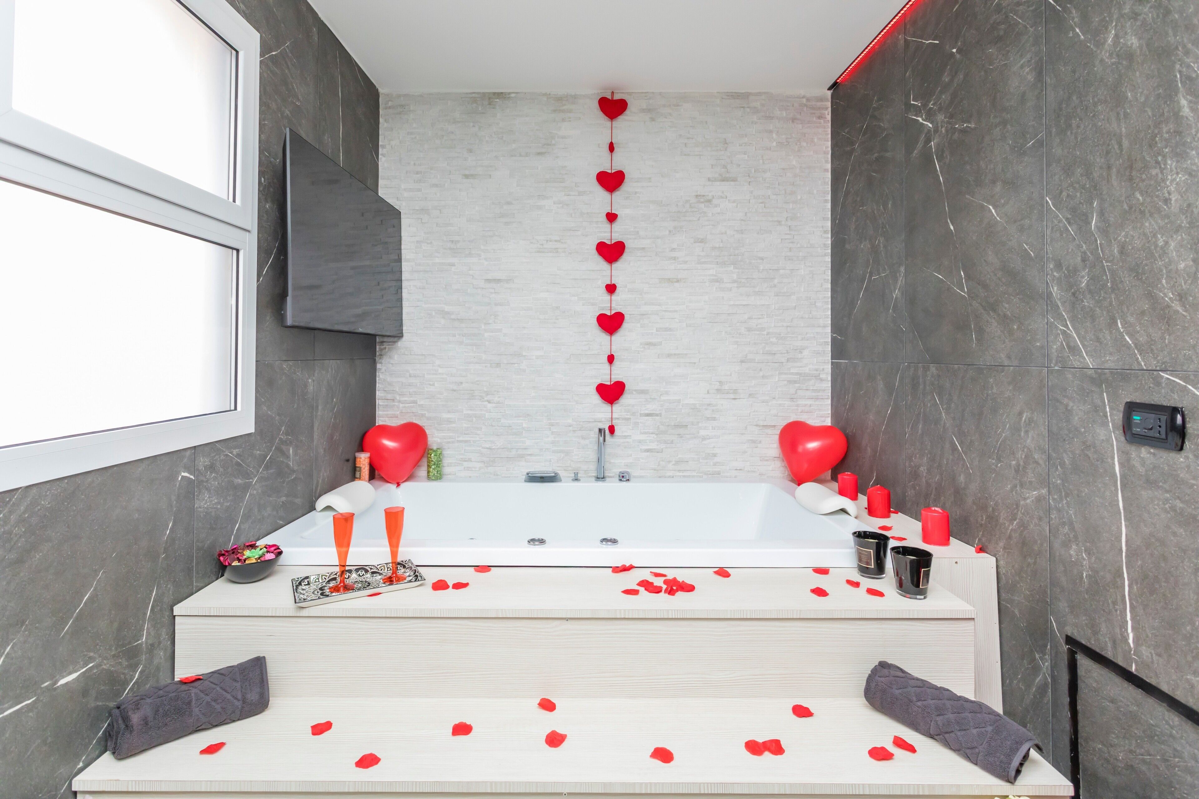 淋浴设施、吹风机、毛巾