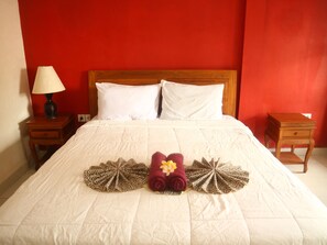 Classic Double or Twin Room, Park View | Desk, laptop workspace, free WiFi - Nyuh Gading Ubud Accomodation (Ubud)