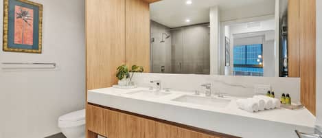 Condo, 2 Bedrooms, Balcony | Bathroom