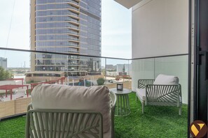 Luxury Studio, Balcony, City View | Balcony - Binghatti Phoenix JVC Near Circle Mal (Dubai)