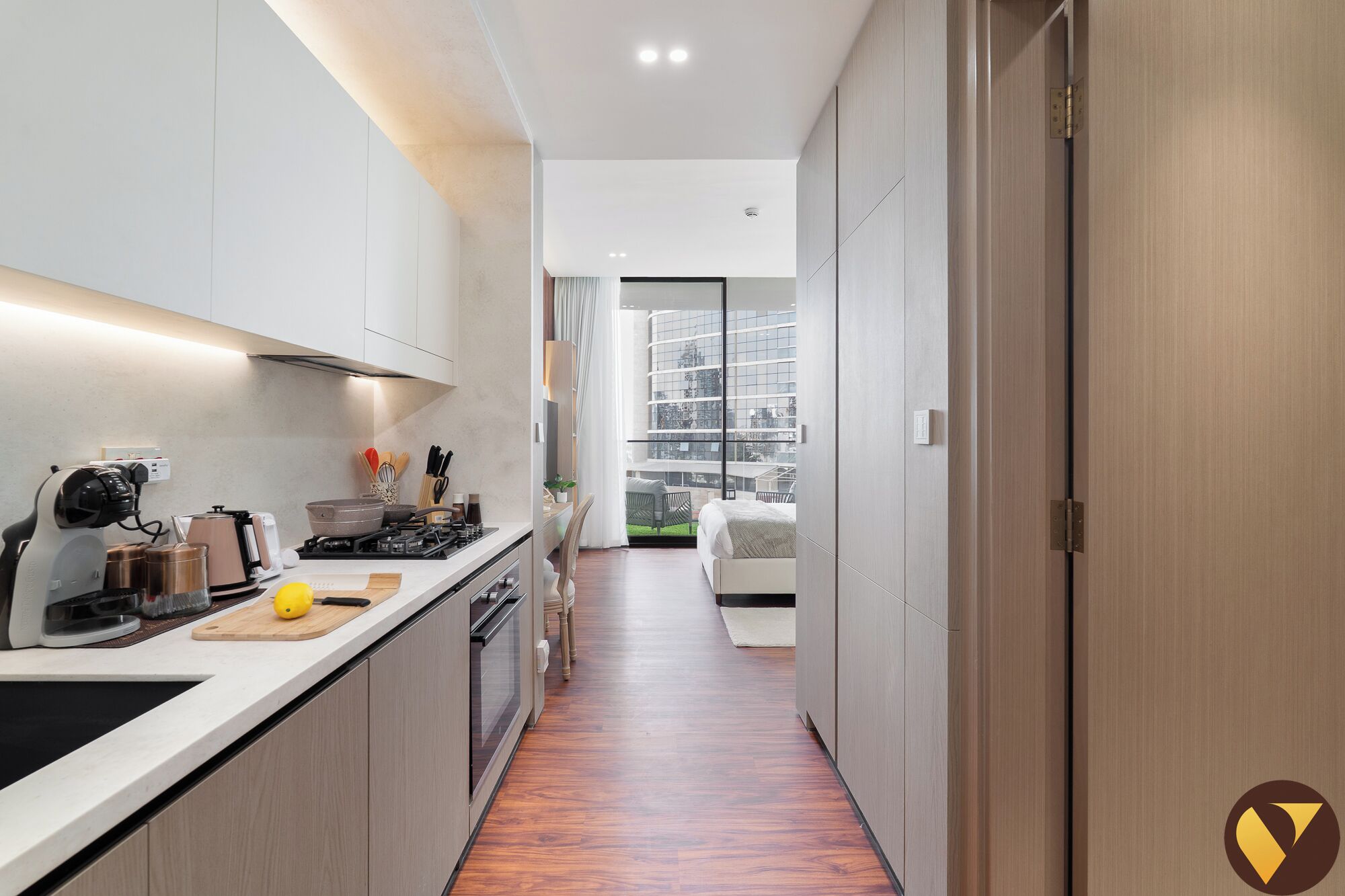Luxury Studio, Balcony, City View | Private kitchen | Full-size fridge, microwave, oven, stovetop