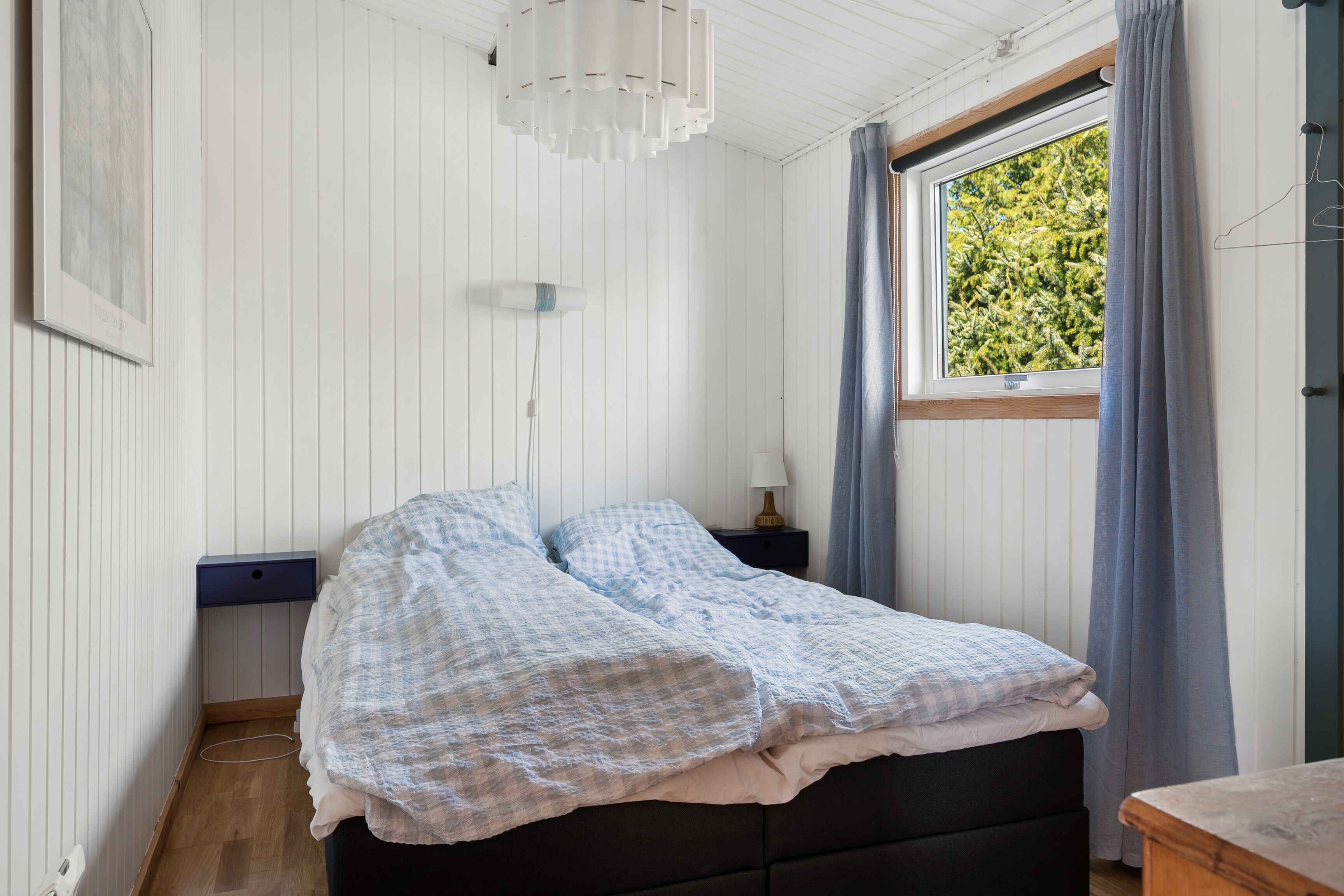 3 bedrooms, iron/ironing board, free WiFi