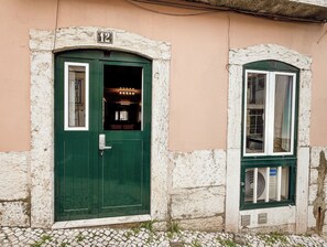 Estúdio conforto | Detalhe da fachada