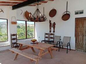 Outdoor dining - Private rural house ideal for couples and families. (Librilla)