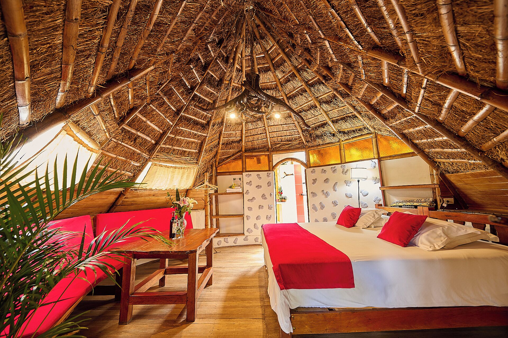 Cabaña superior, vista al jardín | Caja de seguridad en la habitación, wifi gratis y ropa de cama 