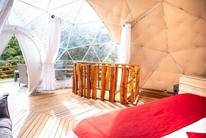 Caja de seguridad en la habitación, wifi gratis y ropa de cama