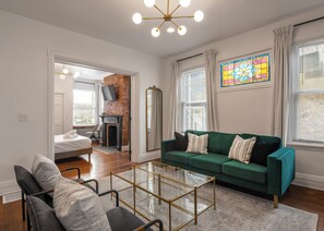Desk, iron/ironing board, travel cot, free WiFi - 2 Large Renovated Houses with Driveway -Sleeps 42- 5 minutes to Downtown (Cincinnati)