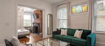 2 Large Renovated Houses with Driveway -Sleeps 42- 5 minutes to Downtown