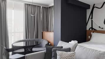 Superior Studio, City View | Blackout drapes, iron/ironing board, free WiFi