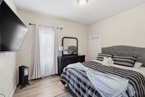 2 habitaciones, tabla de planchar con plancha, wifi y ropa de cama 