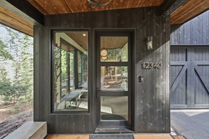 Exterior detail - NEW! Sierra Sanctuary with Hot Tub (Truckee)