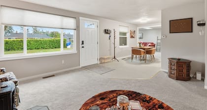 NEW! Hoops & Hygge Private Sport Court Retreat