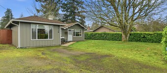 NEW! Hoops & Hygge Private Sport Court Retreat