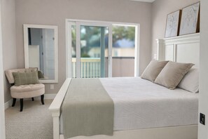 Desk, travel cot, WiFi, bed sheets - 2Luxe Beach Homes• Beach• Pool,Spa,HotTub,Firepit (Saint Augustine)